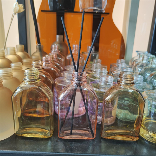 圓肩扁方玻璃香薰瓶